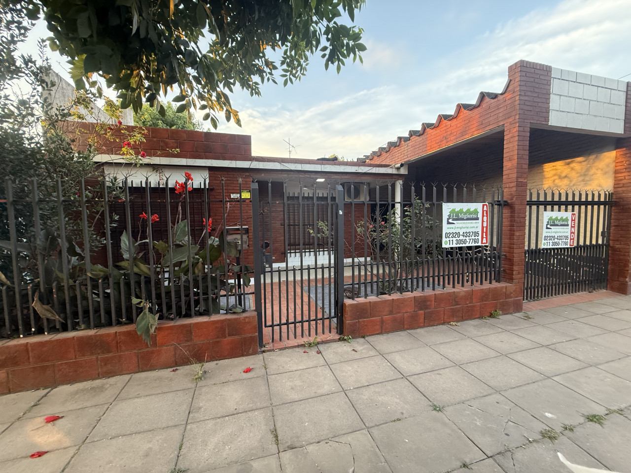 Casa 3 Ambientes en VENTA - José C. Paz